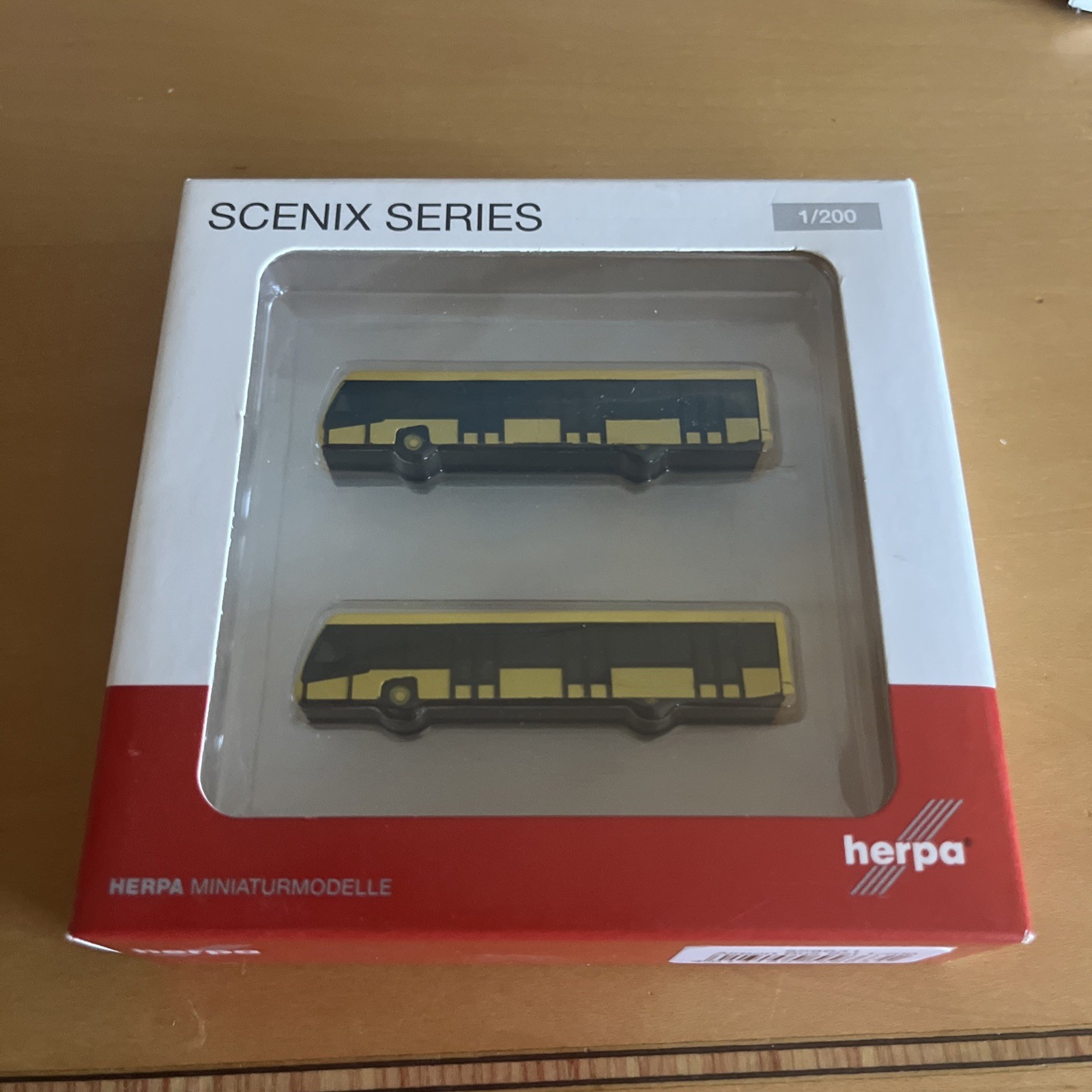 1:200 Herpa Airport Scenix Series Airport Bus Set