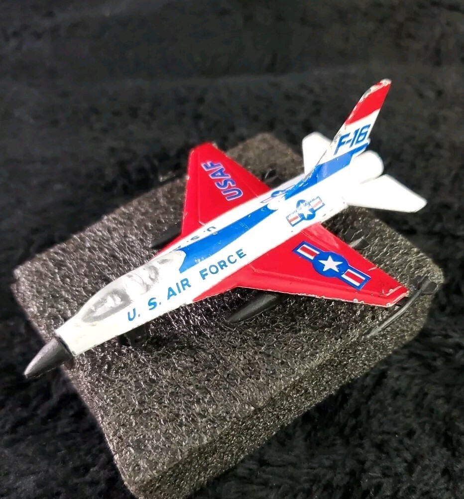 Zee Toys Dyna-Flite A144 US Air Force General Dynamics F-16 Fighting Falcon