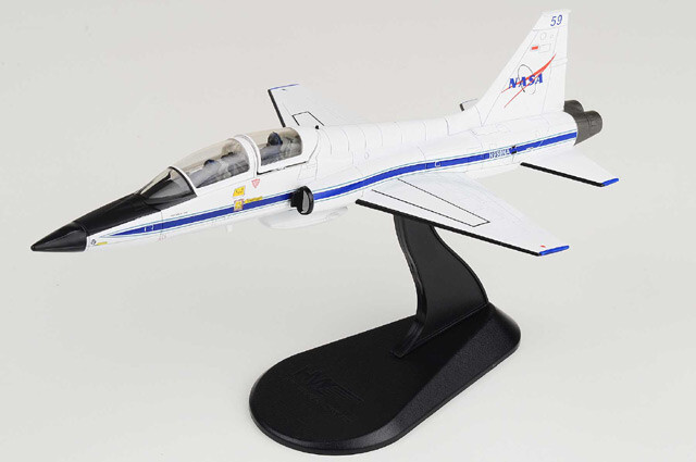 HA5409 Hobby Master T-38C Talon 1/72 Model N959NA NASA