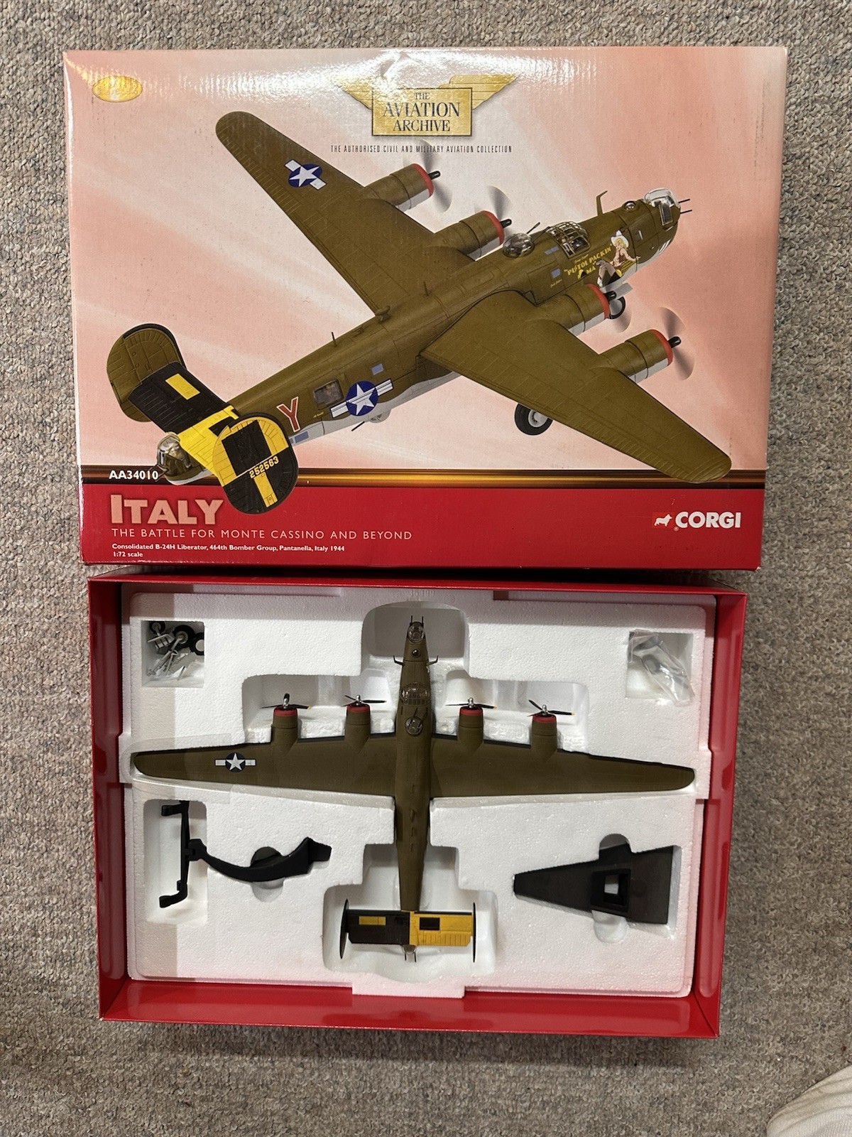 Corgi 1:72 B-24H Liberator Italy Battle Monte Cassino WWII Bomber AA34010 (READ)