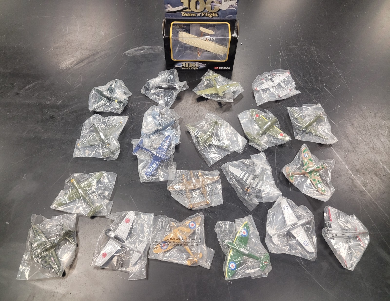 Lot of 20 Dyna-Flites Diecast Metal Toy/Model Planes NEW, Sealed in Plastic + 1