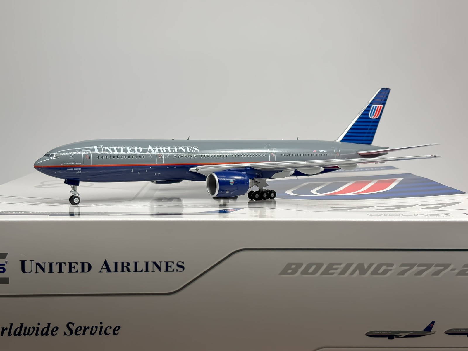 United Airlines Boeing 777-200 1:200 JC Wings N777UA (XX2958)