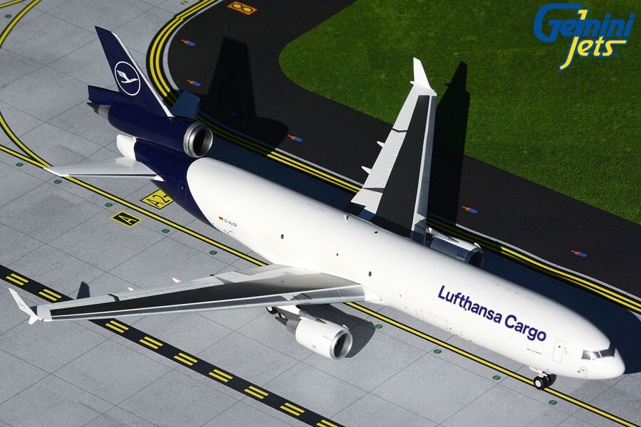 Lufthansa Cargo MD-11F D-ALCD GeminiJets G2DLH804 Scale 1:200 RARE