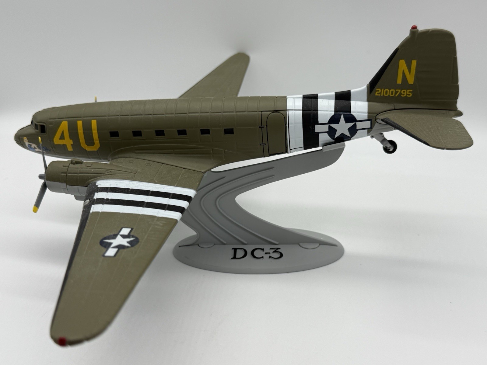 Ertl Douglas DC-3 WWII USAAF Operation Overload Normandy Diecast Model Airplane
