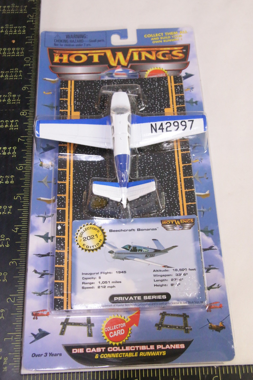 Hot Wings Beechcraft Bonanza 2021 #13112 Die Cast Metal Airplane NEW Old Stock
