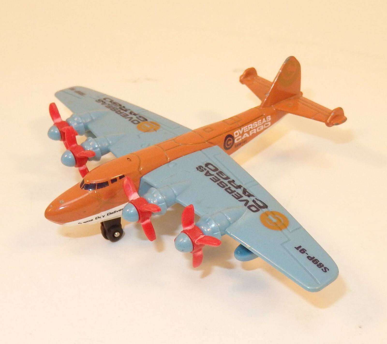MATCHBOX SKYBUSTERS Overseas Cargo Plane S89P-9T