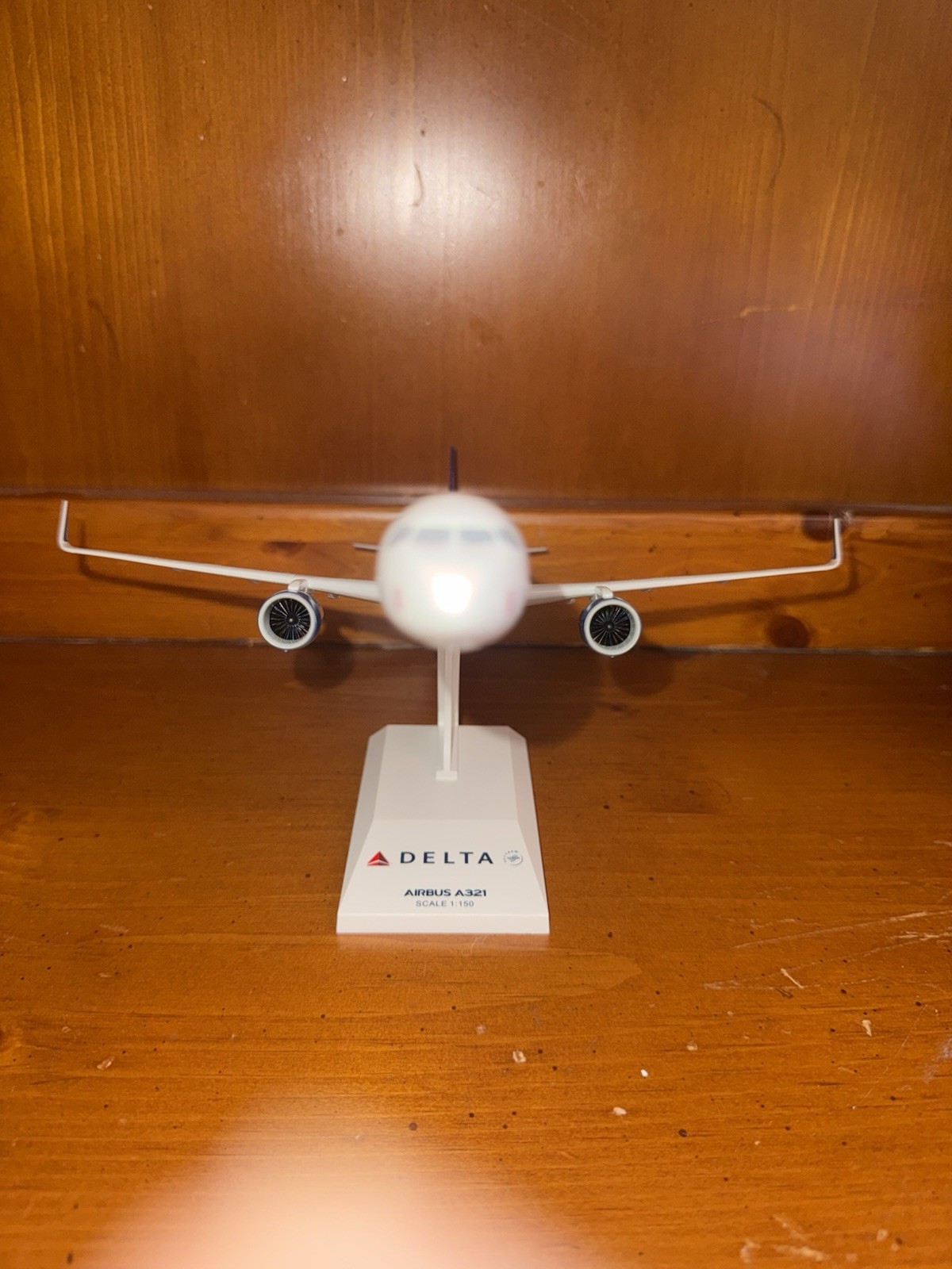 Skymarks Airbus A321-200 1:150 Scale Model Airplane