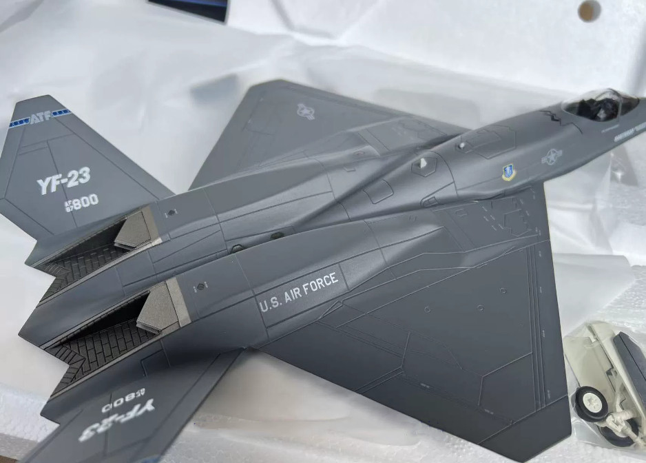 Hobby Master HA2851 1/72 YF-23 Black Widow II PAV-1 1990 Fighter Diecast Model