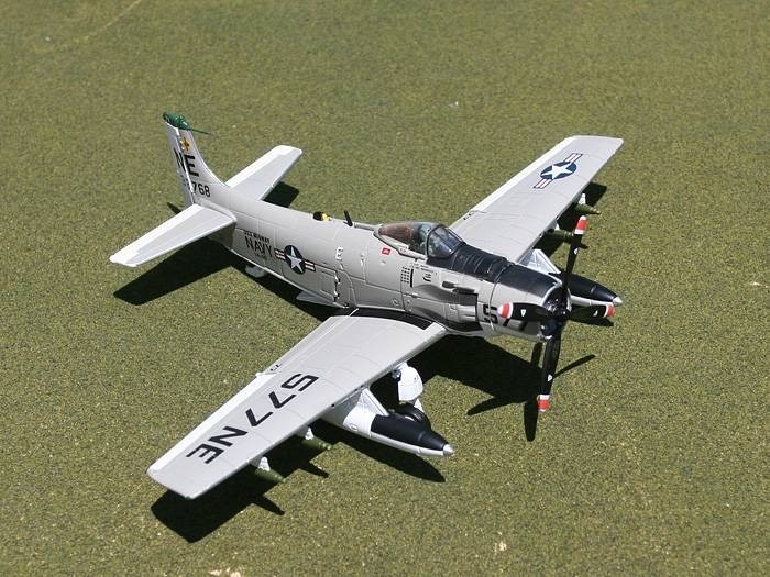 USN Douglas A-1 Skyraider VA-25 GeminiJets ACES GAUSN6002 Scale 1:72 RARE