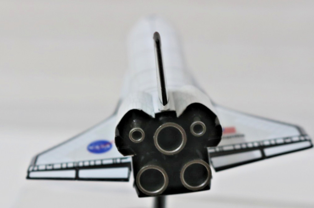 Same Day Shipping Orbiter Atlantis (1:300) First Flight 1985 Total 33 Missions