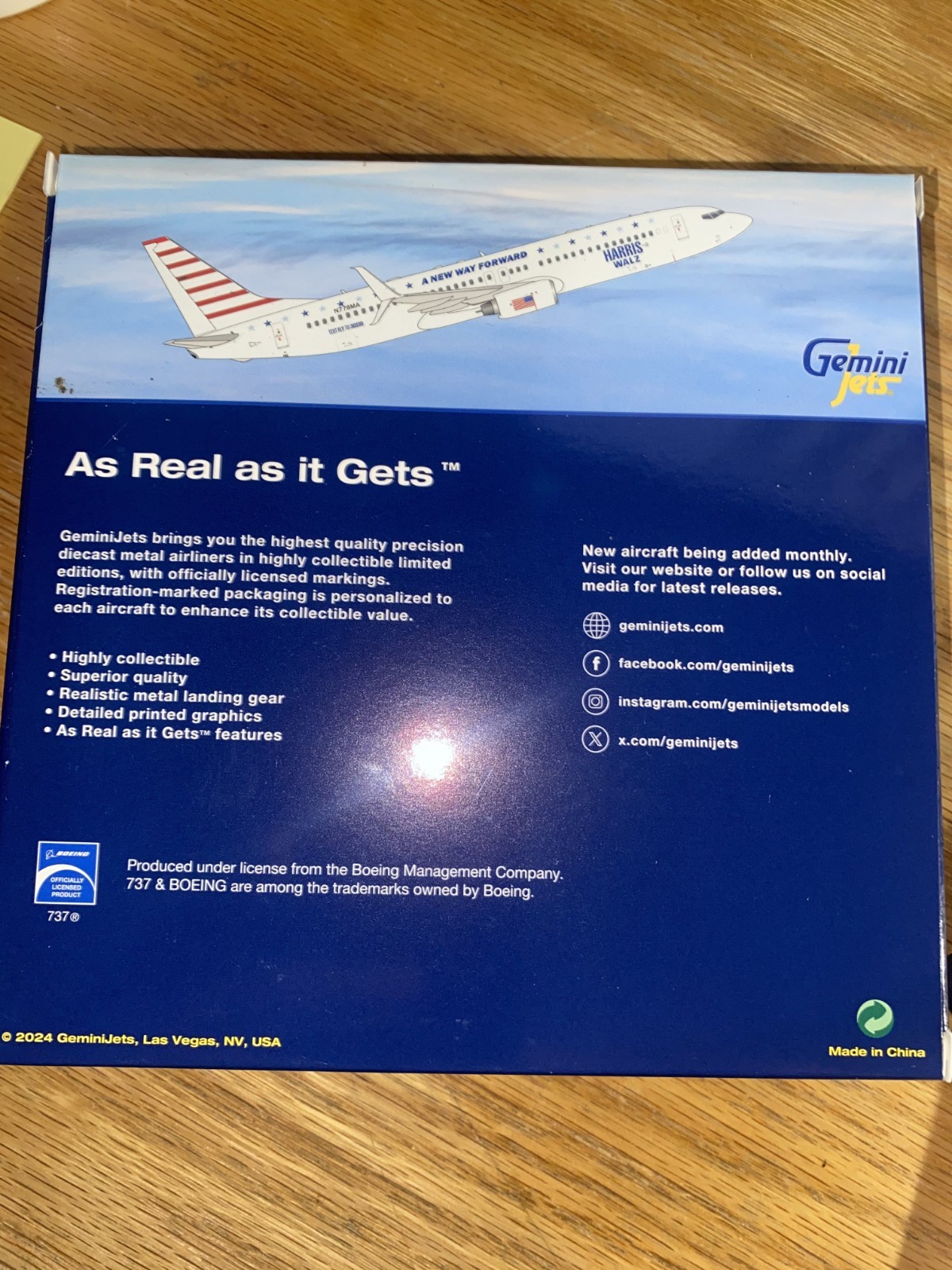 1/400 Scale, GEMINI JETS. BOEING 737-800 HARRIS/WALZ ( GJKA12322 )