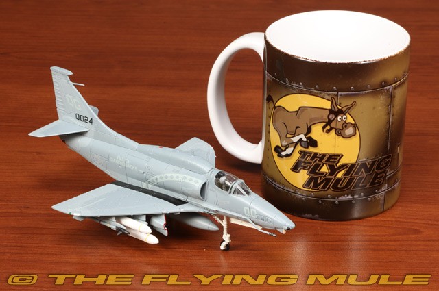Hobby Master 1:72 A-4M Skyhawk USMC VMA-131 Diamondbacks QG00
