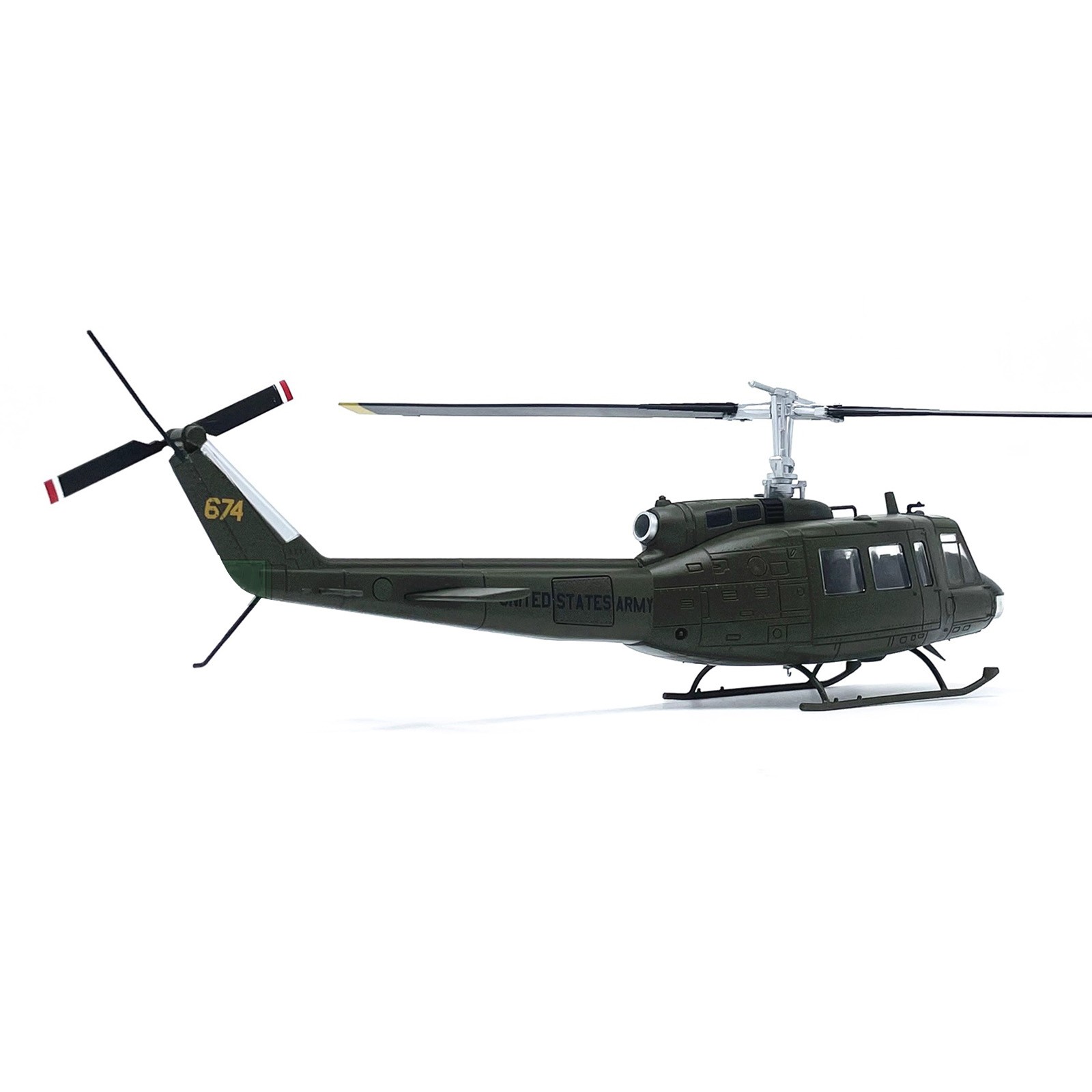 Detailed Collector’s UH-1 Iroquois Helicopter Model 1:48 Alloy Construction
