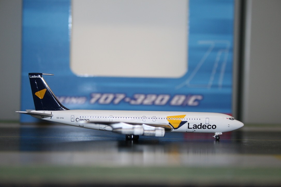 Aeroclassics 1:400 Ladeco Boeing 707-300 CC-CYA (AC411086) Model Plane