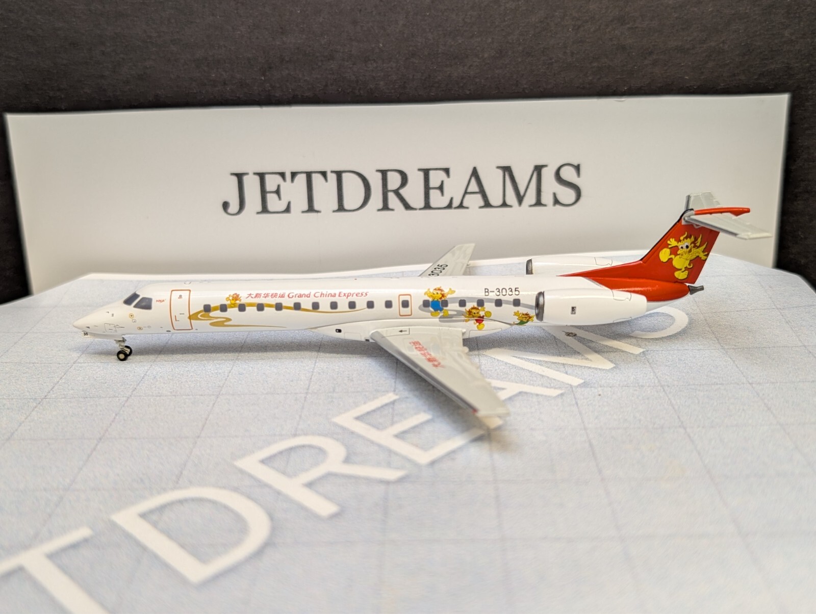 1/200 GRAND CHINA EXPRESS EMBRAER ERJ-145 07’S CARTOON COLOR B-3035 AVIATION 200