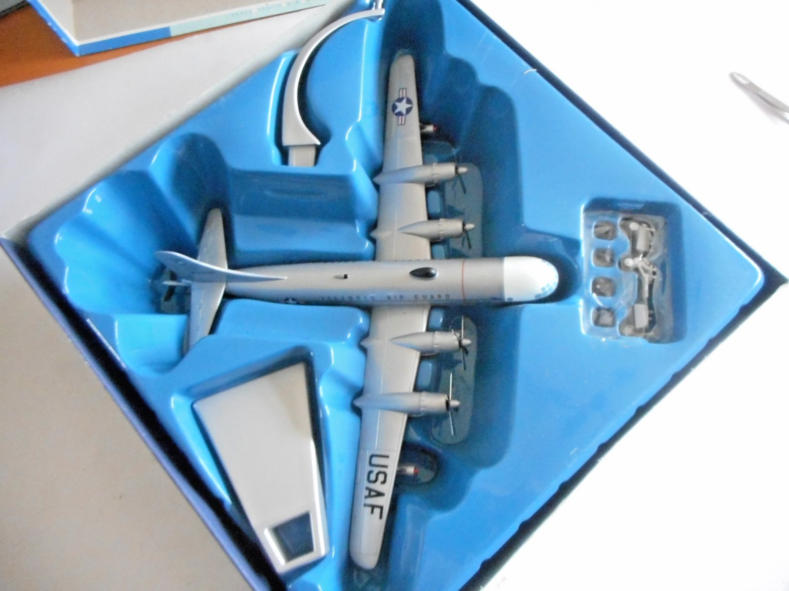 Corgi 48102 Boeing KC-97L Tanker Illinois Air Guard USAF 1:144 + box