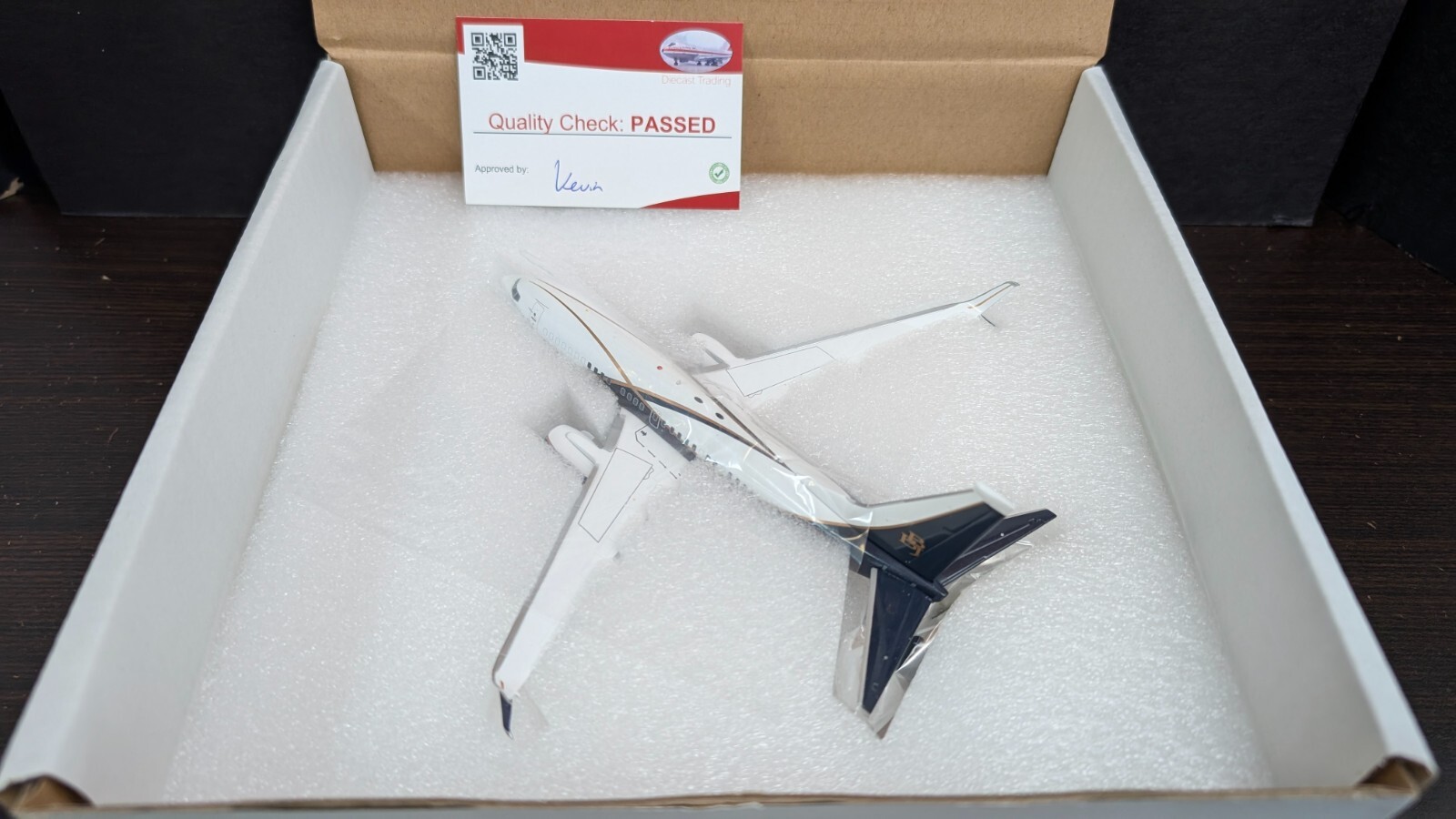1/200 BOEING AIRCRAFT BUSINESS JETS 737-700 700BBJ HOUSE COLORS N839BA JC WINGS