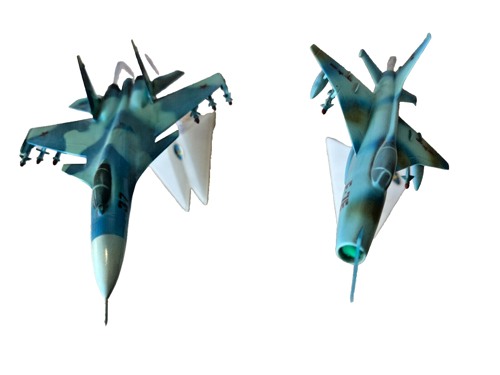 2 Blue Russian Model Fighter Planes: MIG 21F Trumpeter & SU-34 Fullback By CY