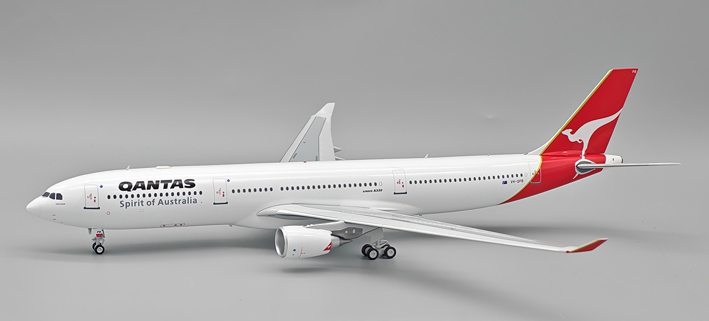 Qantas / Airbus A330-300 / VH-QPB / IF333QF1025 / 1:200