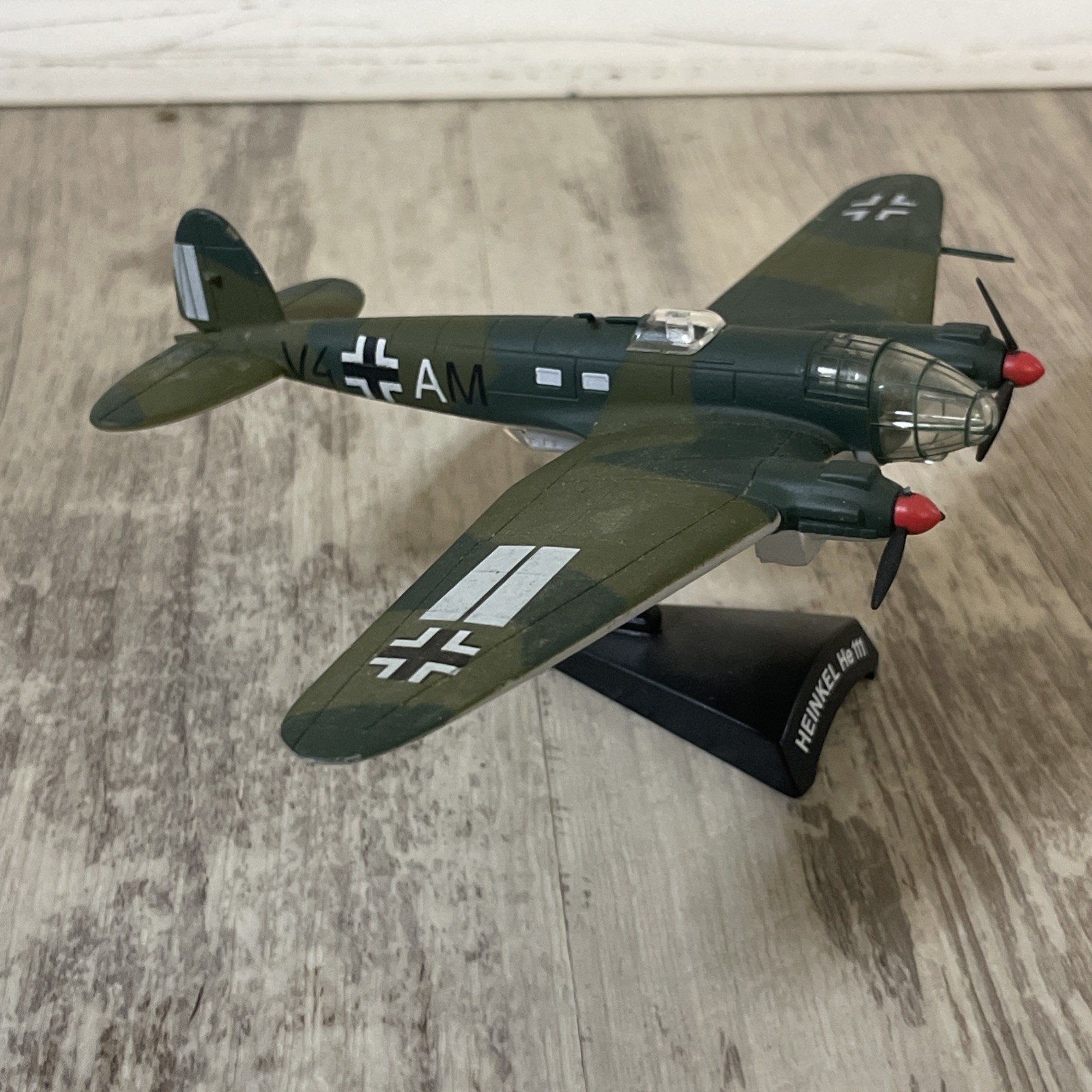 Atlas Editions 1:144 Scale Heinkel He111 H-6 Germany – See Photos