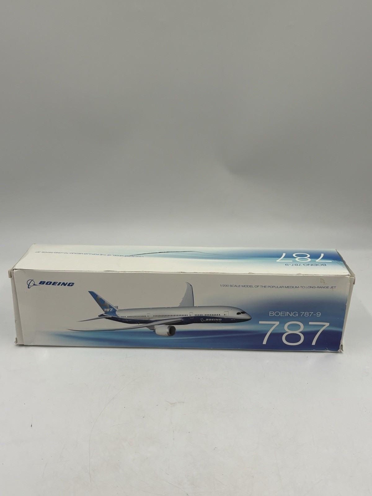 Boeing 787-9 Dreamliner 1/200 Scale Model New In Box Officially Licensed Product