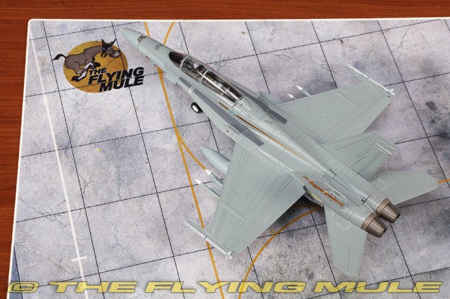 Hobby Master 1:72 F/A-18B Hornet RAAF ARDU A21-101