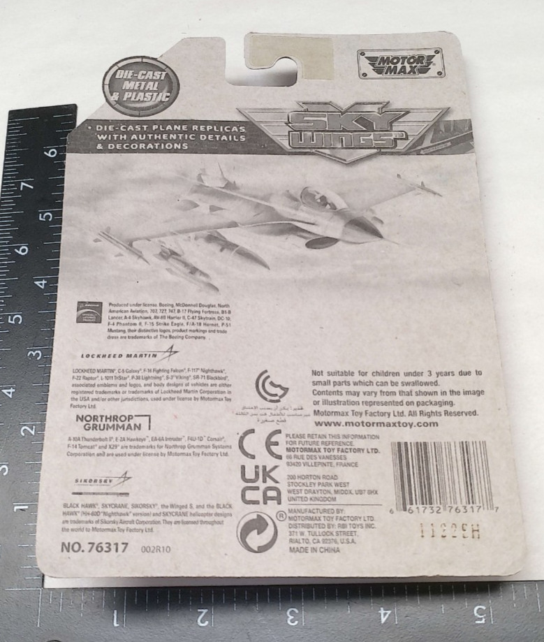 Military Prop Plane Diecast Sky Wings MotorMax Japan 76317 NEW Old Stock