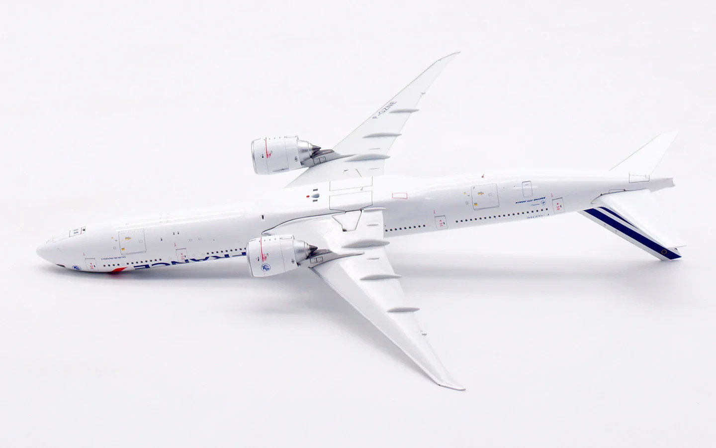 AV400 Air France Boeing 777-300ER F-GZNE AV4380