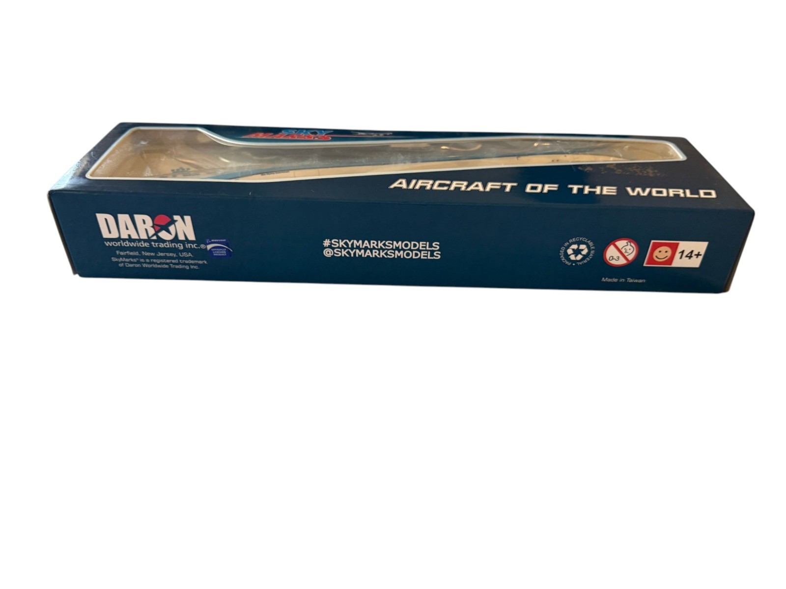 SkyMarks KLM Boeing 787-9 Dreamliner PH-BHD 1:200 Snap-Fit Model Airplane NIB