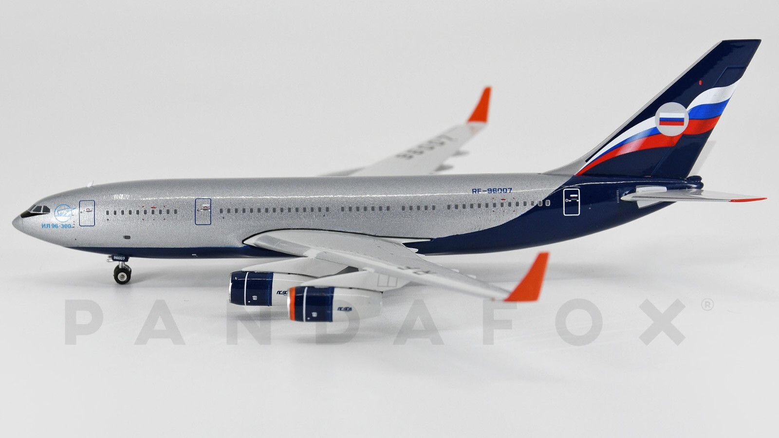 House Color Ilyushin Il-96-300 RF-96007 Phoenix 11830 PH4ILY2439 Scale 1:400