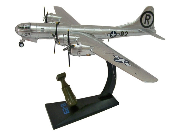 Air Force 1 1:144 USAAF Boeing B-29 Superfortress Bomber – “Enola Gay”, AF10112