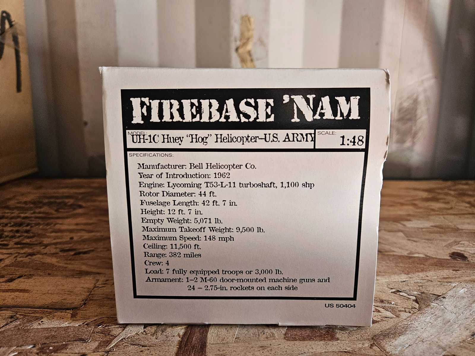 US 50404 Firebase ‘Nam UH-1C Huey “Hog” Helicopter US Army 1:48