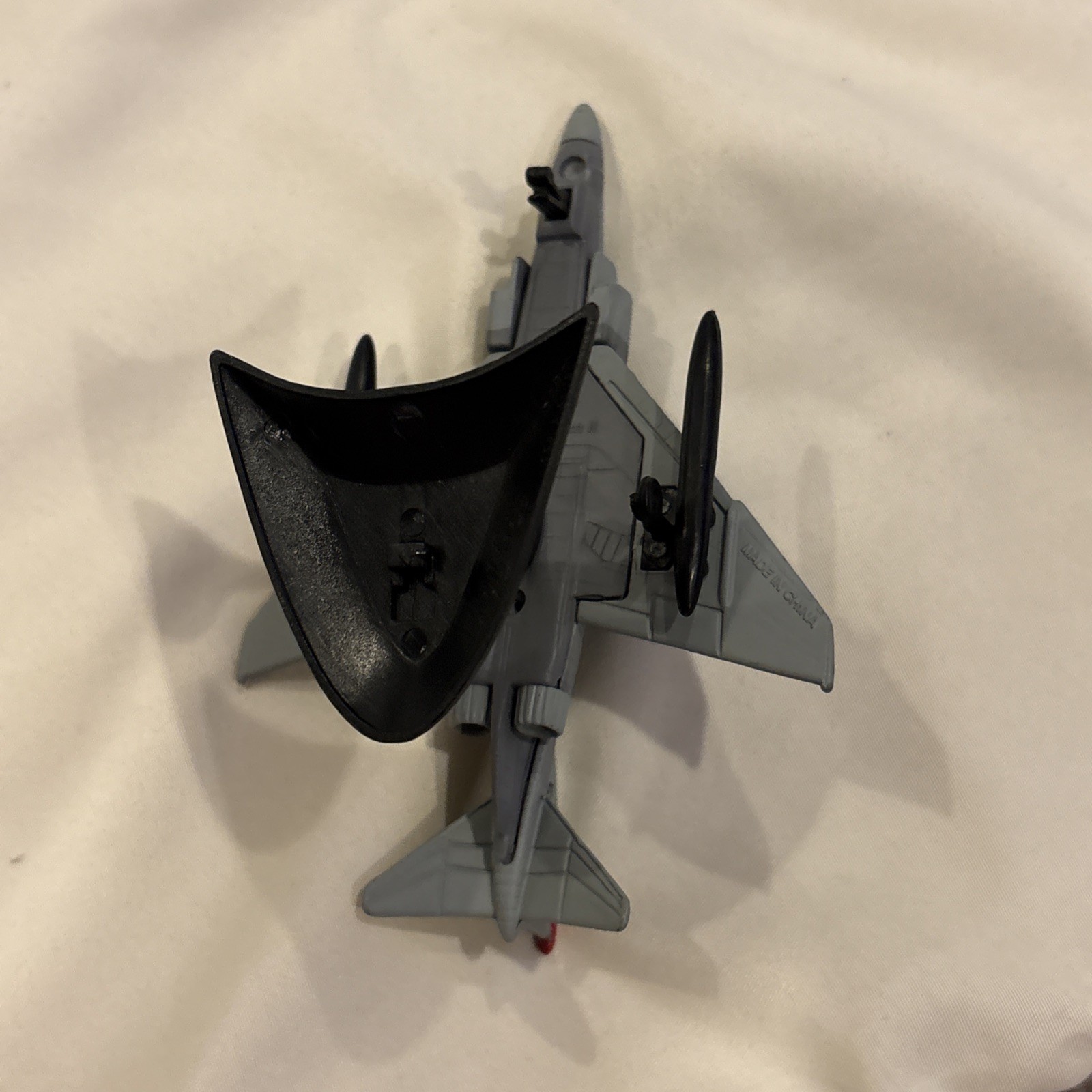 MAISTO TAILWINDS – F-4J PHANTOM II – FIGHTER PLANE – DIECAST AIRPLANE w/Stand