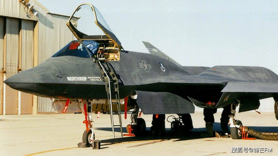 Hobby Master HA2851 1/72 YF-23 Black Widow II PAV-1 1990 Fighter Diecast Model