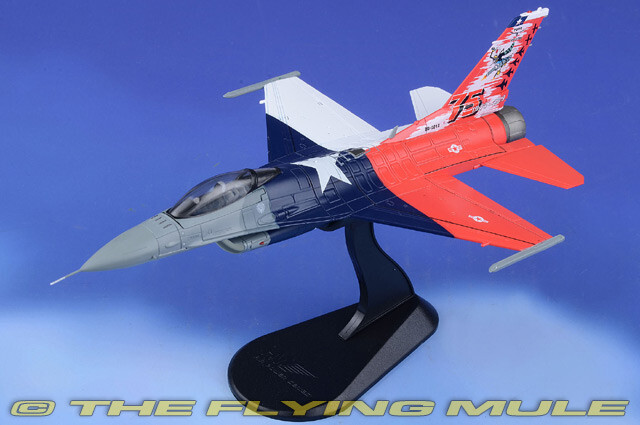 Hobby Master 1:72 F-16C Fighting Falcon USAF 457th FS Spads #86-0246