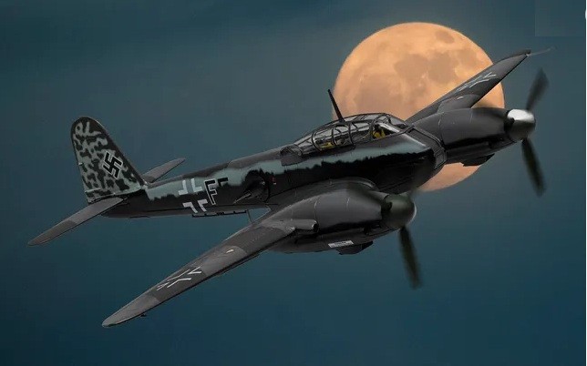 Corgi 1:72 German Messerschmitt Me 410A-1 Heavy Fighter, AA29702