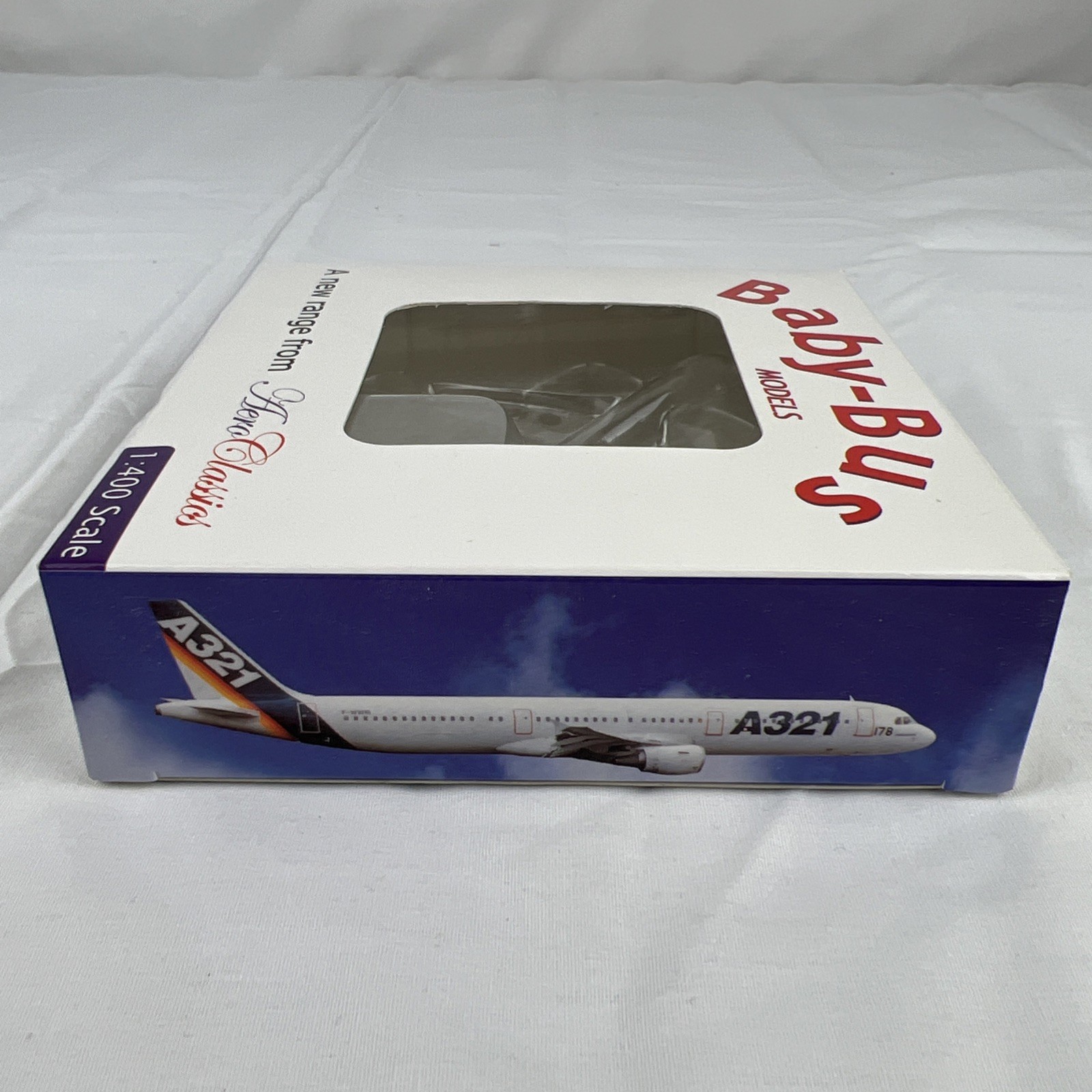 1:400 Airbus A319-100 United Airlines N818UA Blue Tulip AeroClassics/DAMAGED