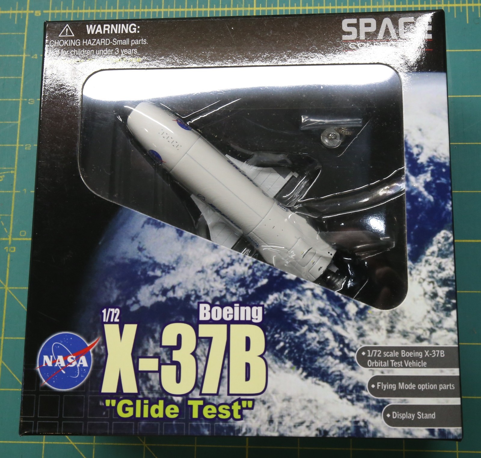 Dragon 1/72 Scale Boeing X-37B Glide Test Diecast Model – Used