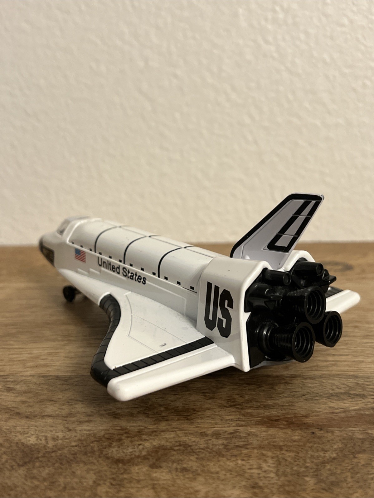 NASA Space Shuttle White & Black Diecast 8”L Aircraft Toy Model Scale 1:18