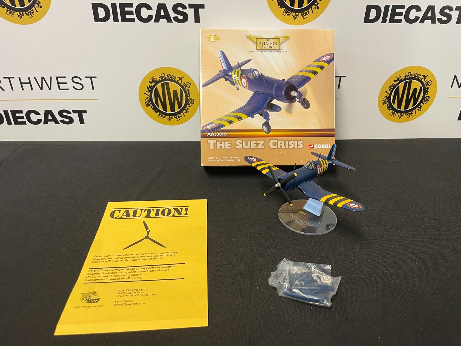 CORGI AA33010 1:72 SCALE VOUGHT F4U-7 CORSAIR 15F FLOTILLE 1956