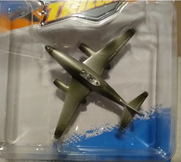 Maisto 15088 Fresh Metal Tailwinds Millitary Airplane Messerschmitt Me-262 Camo