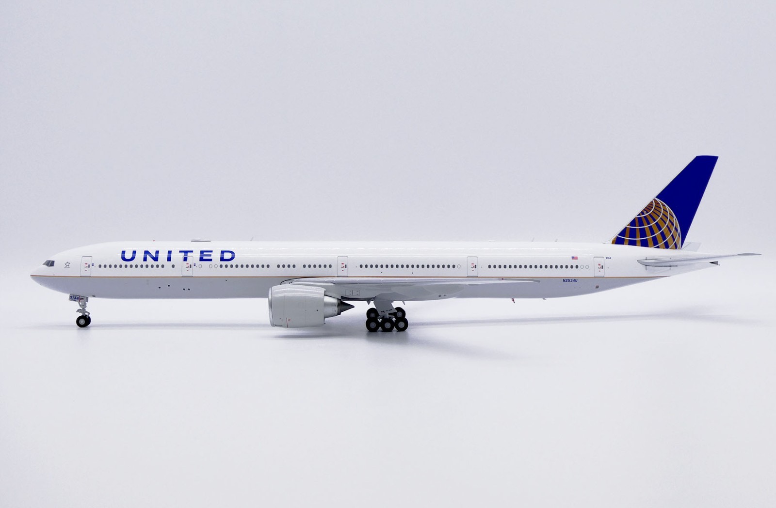 United Boeing 777-300ER N2534U JC Wings XX20422 Scale 1:200
