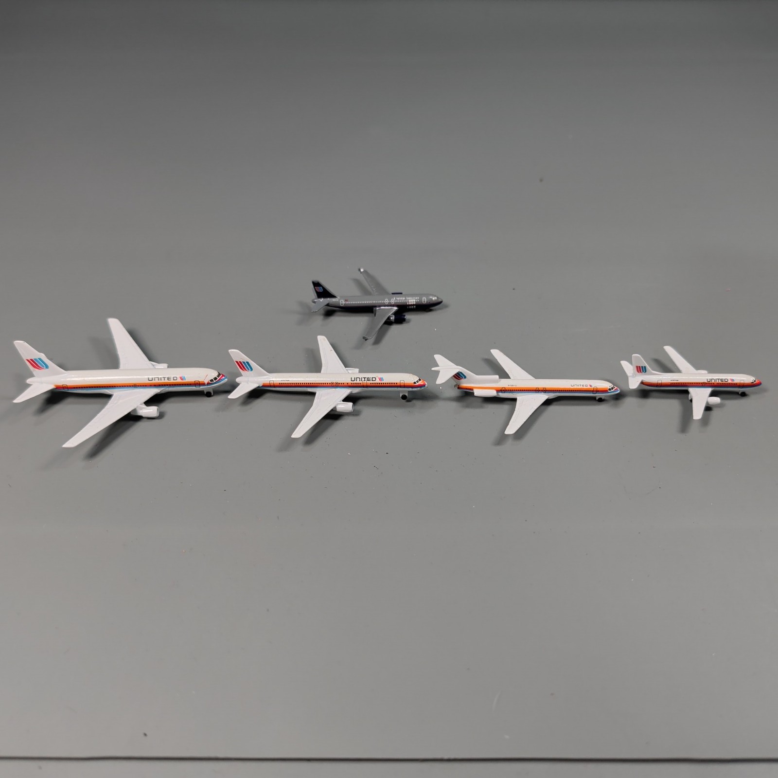 Schabak United Airlines Diecast Plane Lot of 5 1:600 757 737 A320 Germany