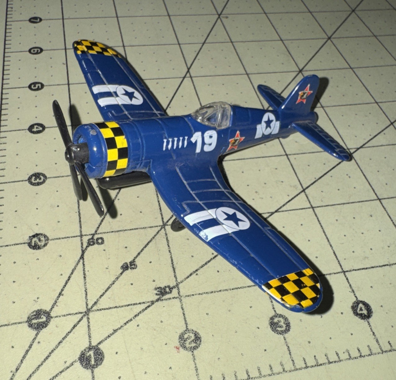 Maisto Chance Vought F4U-1D Corsair Die-Cast Metal Aircraft 5.25″ Wingspan *Read