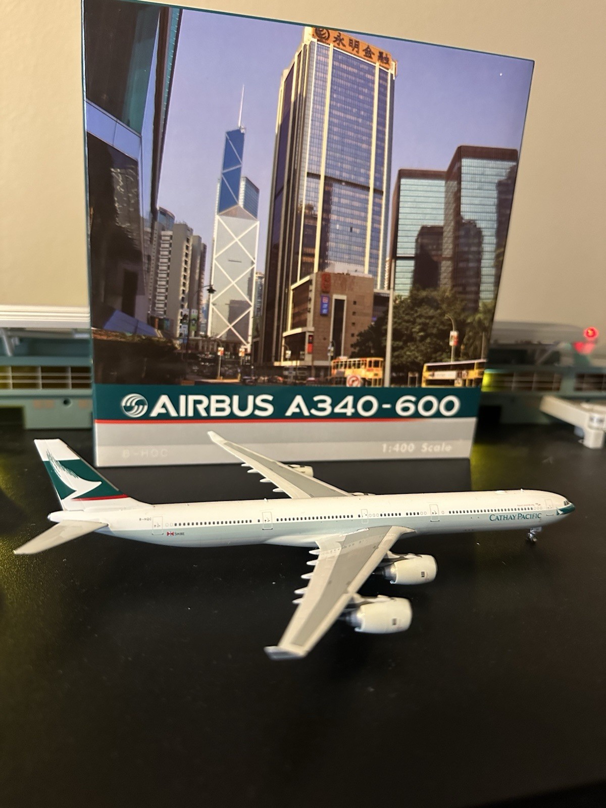 Phoenix 1:400 Cathay Pacific Airbus A340-600 B-HQC