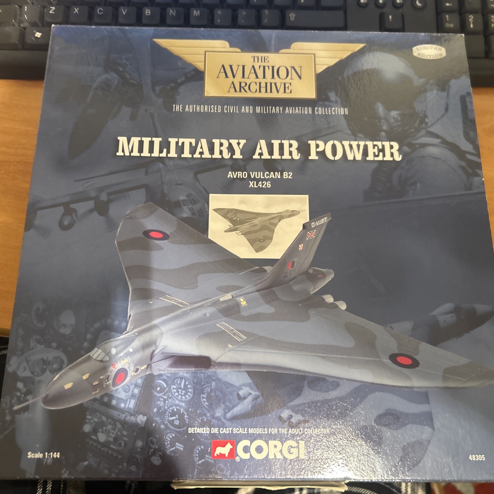 Corgi Aviation AA48305 Avro Vulcan XL426 Southend Airport 1:144 Diecast Model