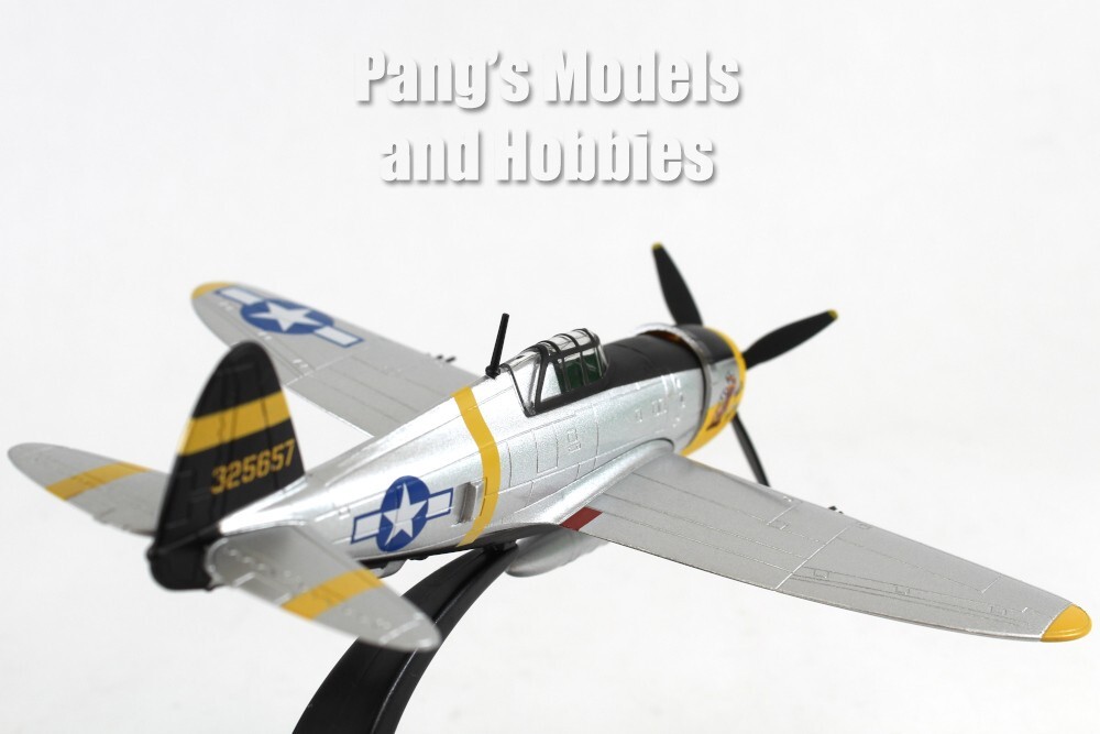 Republic P-47 P-47D Thunderbolt “Dan’l Boone” 1/72 Scale Diecast Model – Oxford