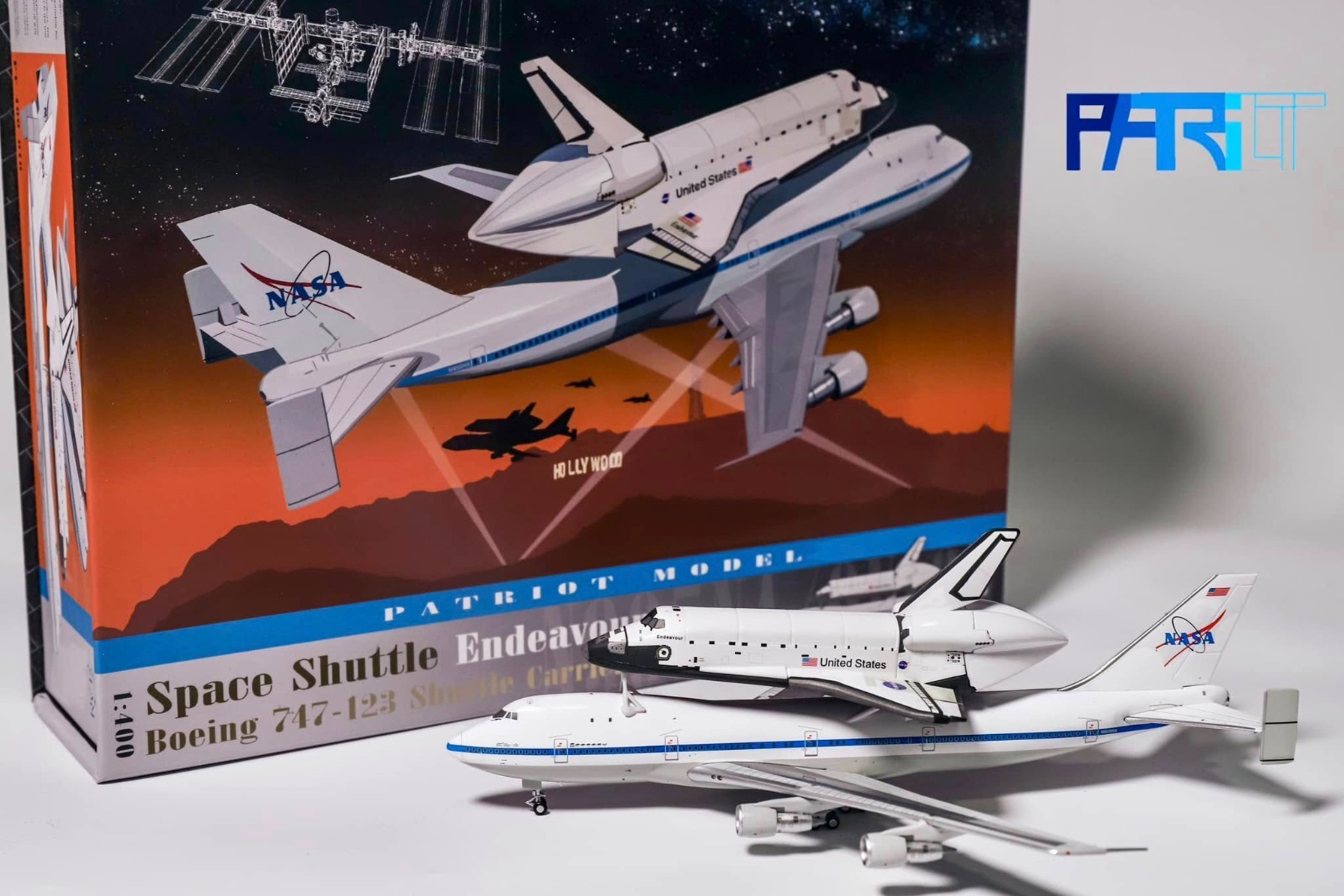 Patriot Model 1:400 NASA Boeing 747-100 N905NA Space Shuttle (PT-400-010)