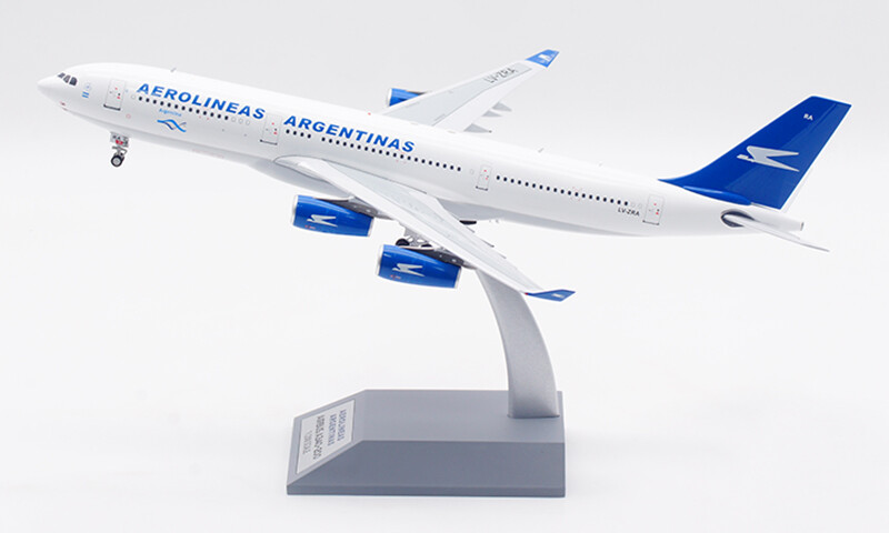 1:200 30CM InFlight AEROLINEAS ARGENTINAS AIRBUS A340-200 Airplane Diecast Model