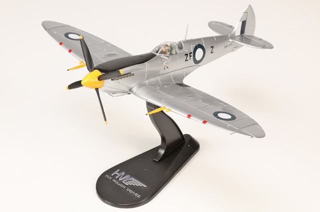 Hobby Master 1/48 Spitfire Mk VIII Airplane A53-379 RAAF No.549 Sqn